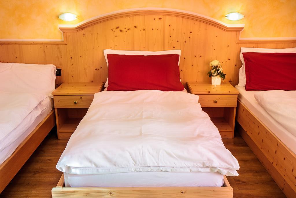 Agritur Val D'Adige Bed & Breakfast เตรนโต ห้อง รูปภาพ